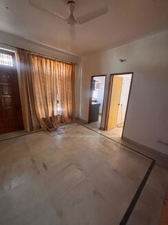 2 BHK + Study Room Builder Floor For Rent in Sector 15
