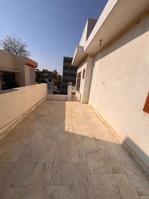 Balcony in 2 BHK Builder Floor at Sector 15 – for Rent