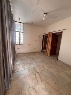 Room in 2 BHK Builder Floor at Sector 15 – for Rent