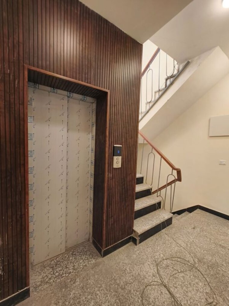 undefined, east of kailash 3 Bedroom 200 Sq.Yd. Builder Floor In East Of Kailash Delhi 10165069