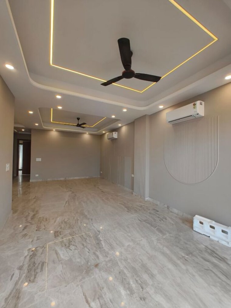 undefined, east of kailash 3 Bedroom 200 Sq.Yd. Builder Floor In East Of Kailash Delhi 10165069