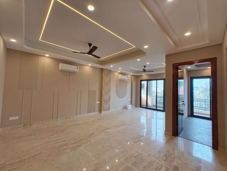 Room, east of kailash 3 Bedroom 200 Sq.Yd. Builder Floor In East Of Kailash Delhi 10165069