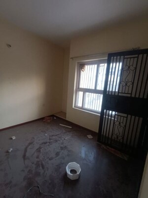 Room in 3 BHK Apartment at BPTP Parklands, Sector 76 – for Sale