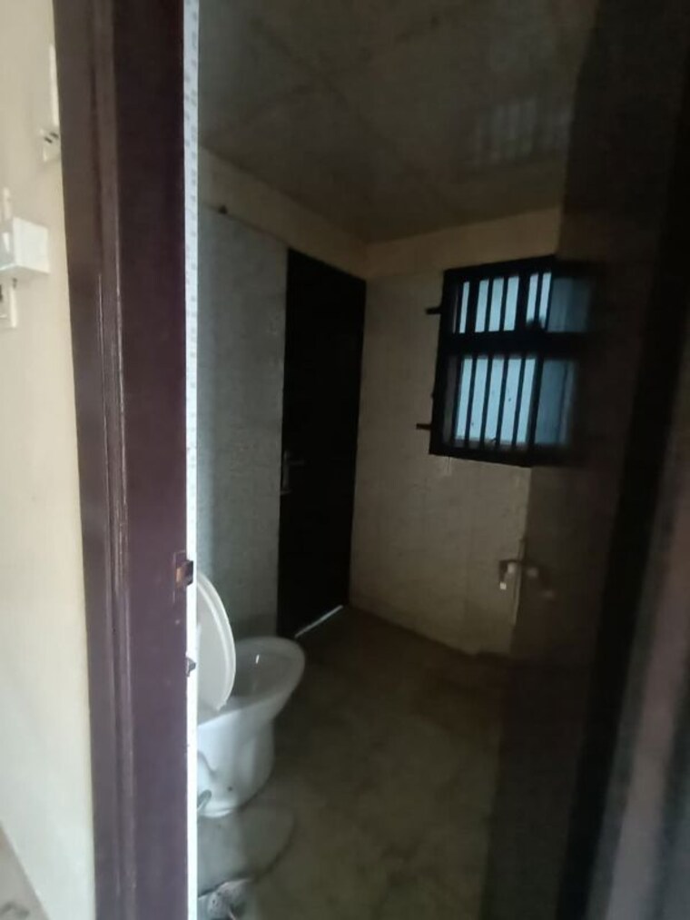 Attached Bathroom, bptp-parklands 3 Bedroom 1080 Sq.Ft. Apartment In Sector 76 Faridabad 10165050