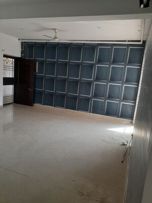 Room in 2 BHK Apartment at RAS Palm Residency, Sector 76 – for Sale