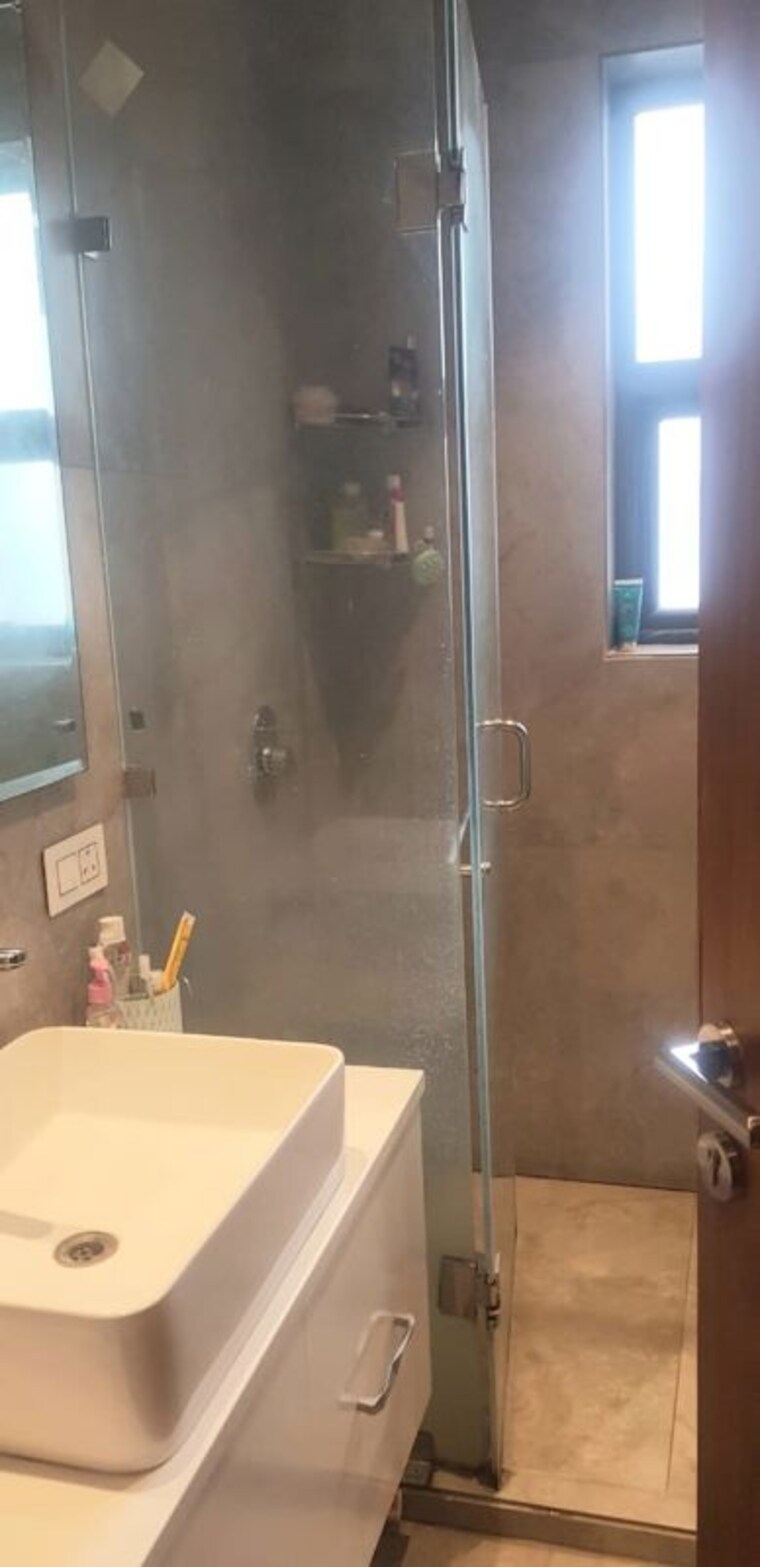 Bathroom, sector 12 panchkula 3 Bedroom 250 Sq.Yd. Builder Floor In Sector 12 Panchkula Panchkula 10165081