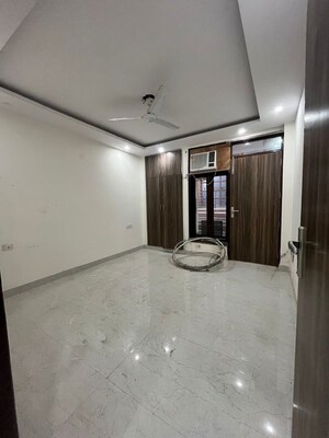 Room in 2 BHK Builder Floor at Chattarpur – for Rent