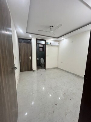 Room in 2 BHK Builder Floor at Chattarpur – for Rent