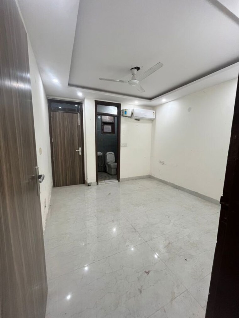 Room, chattarpur 2 Bedroom 85 Sq.Yd. Builder Floor In Chattarpur Delhi 10165087