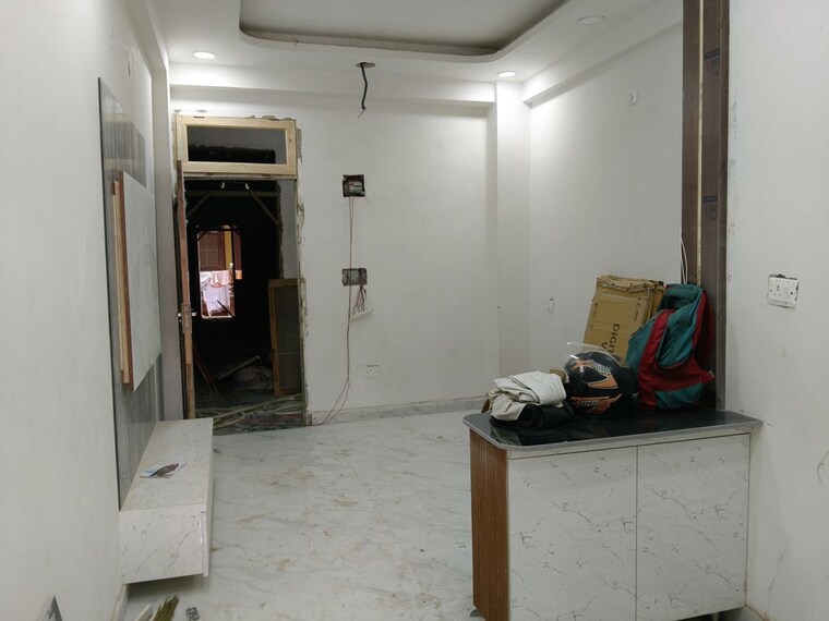  Parking, sector 73 1 Bedroom 570 Sq.Ft. Builder Floor In Sector 73 Noida 10165109