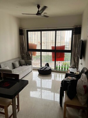 2 BHK Apartment For Rent in Rustomjee Urbania Athena, Majiwada