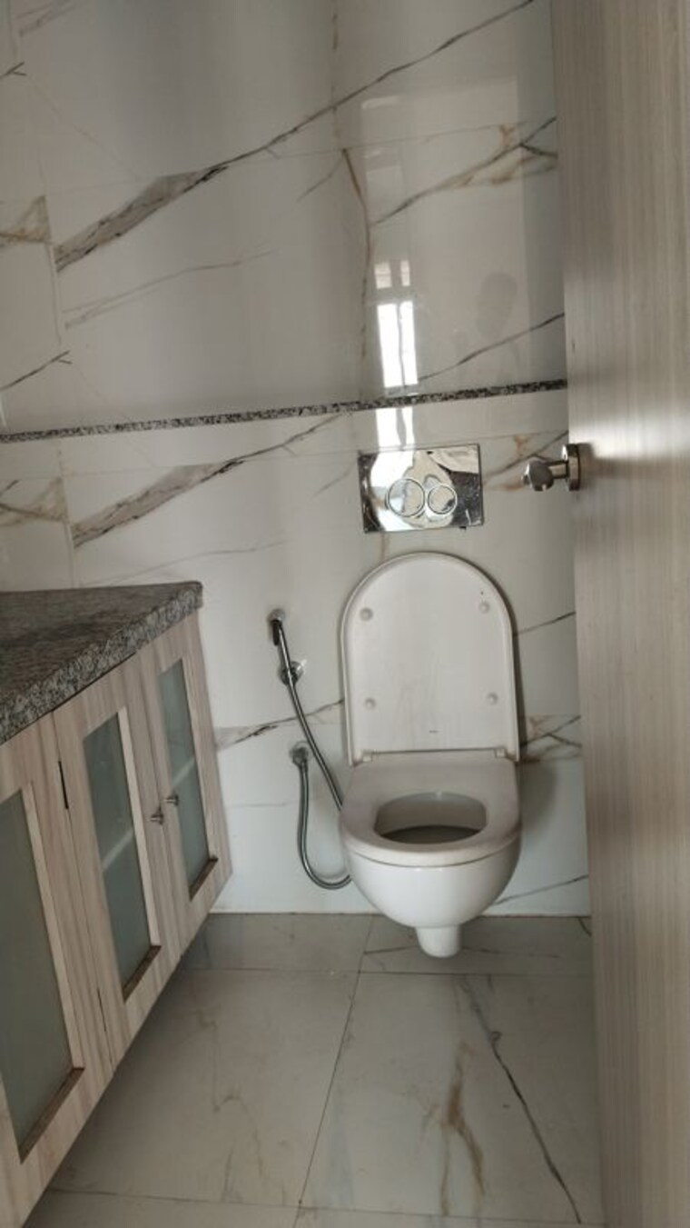 Bathroom, wadhwa-pristine 2 Bedroom 760 Sq.Ft. Apartment In Matunga West Mumbai 10165131