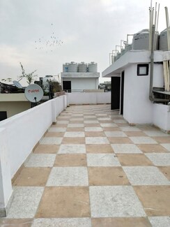 2 BHK + Pooja Room Builder Floor For Rent in Govindpuri