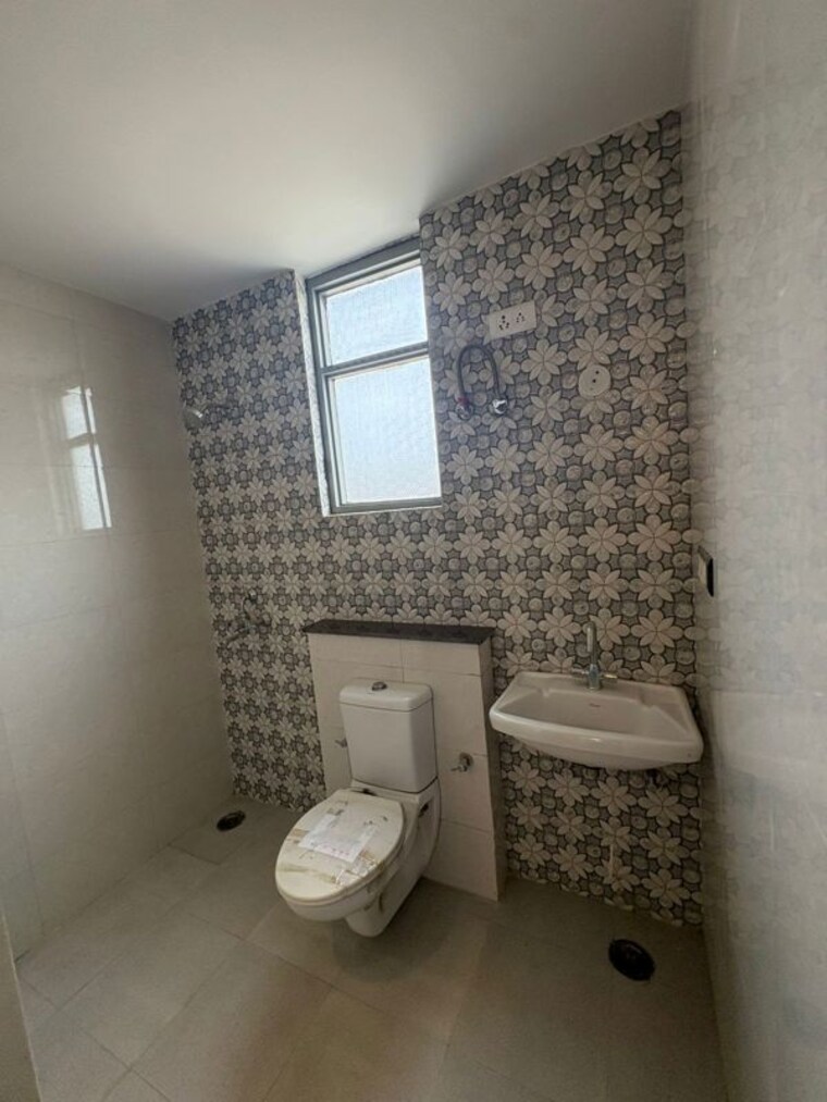 Bathroom, adore-prima 4 Bedroom 1600 Sq.Ft. Apartment In Sector 72 Faridabad 10165110