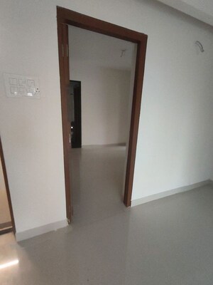 Room in 2 BHK Apartment at Chandak Cornerstone, Worli – for Rent