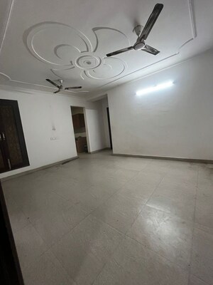 Room in 3 BHK Builder Floor at Rajpur – for Rent