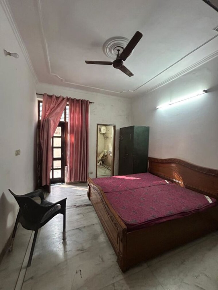 Bedroom, sector 21 1.5 Bedroom 800 Sq.Ft. Villa In Sector 21 Gurgaon 10165160