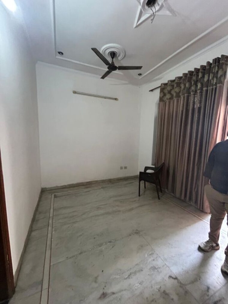 Bathroom, sector 21 1.5 Bedroom 800 Sq.Ft. Villa In Sector 21 Gurgaon 10165160