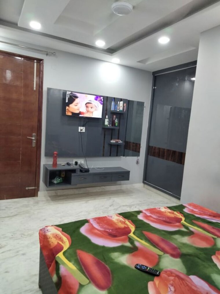 Living Room, tagore garden extension 2 Bedroom 80 Sq.Yd. Builder Floor In Tagore Garden Extension Delhi 10165164
