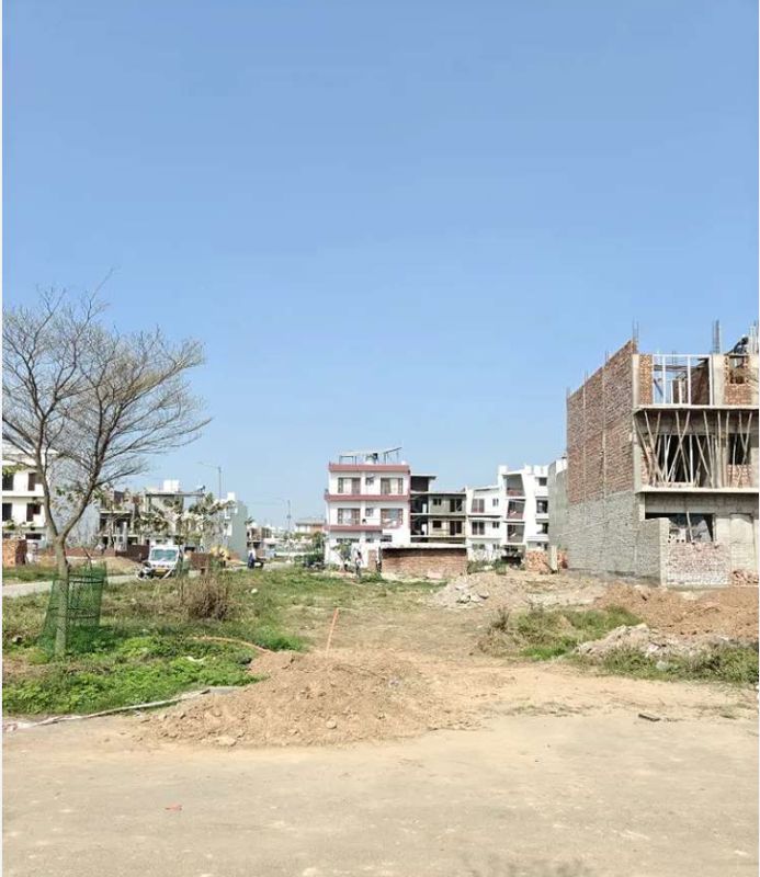 Plot For Sale in Sector 75