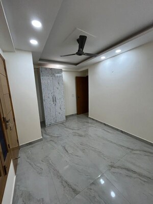 Room in 2 BHK Builder Floor at Rajpur – for Rent