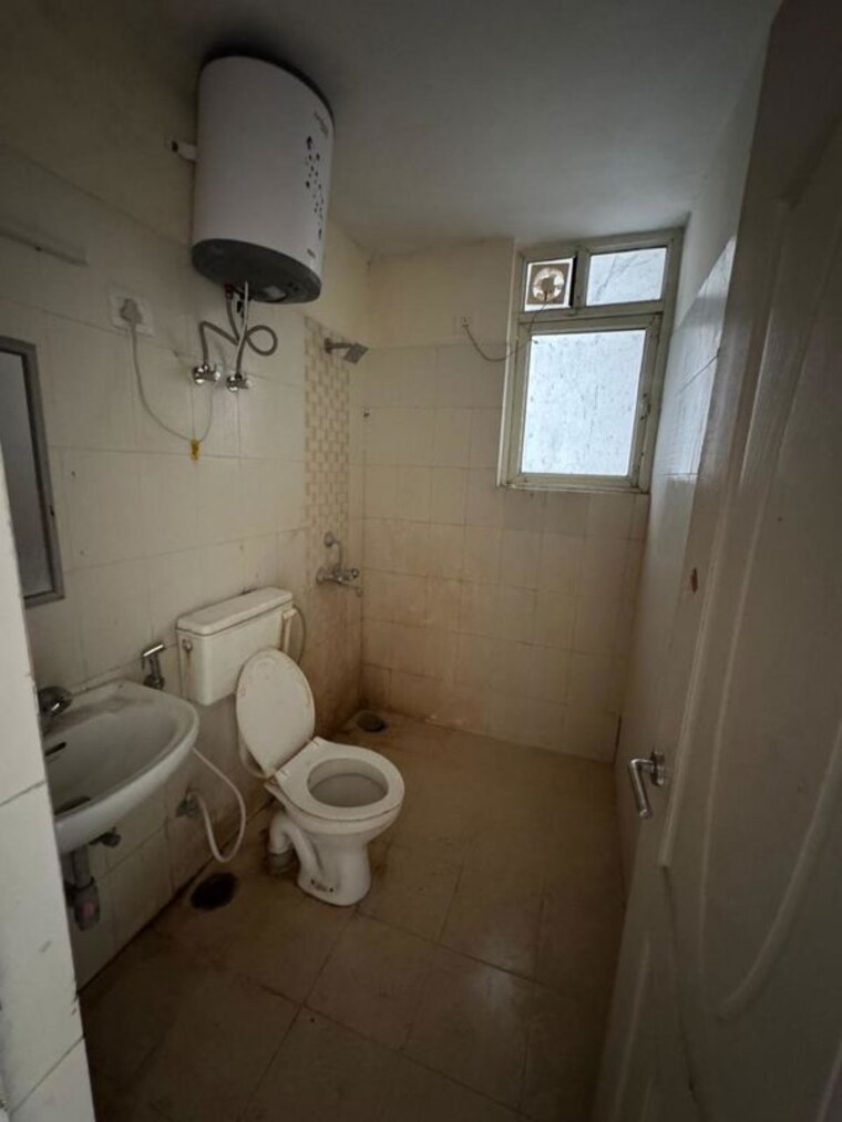 Bathroom, pyramid-midtown 2 Bedroom 699 Sq.Ft. Apartment In Sector 59 Gurgaon 10165189