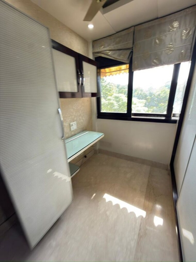 Room, rohini sector 13 3 Bedroom 1477 Sq.Ft. Apartment In Rohini Sector 13 Delhi 10165174