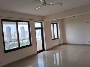 Room in 4 BHK Apartment at AWHO Twin Towers PH4, Omega I Greater Noida – for Rent