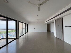 4 BHK Apartment For Sale in Rustomjee Paramount, Khar West