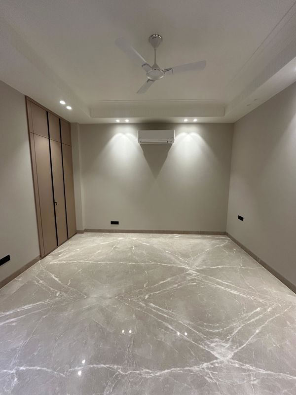 3 BHK + Servant Room Builder Floor For Sale in Sarvapriya Vihar