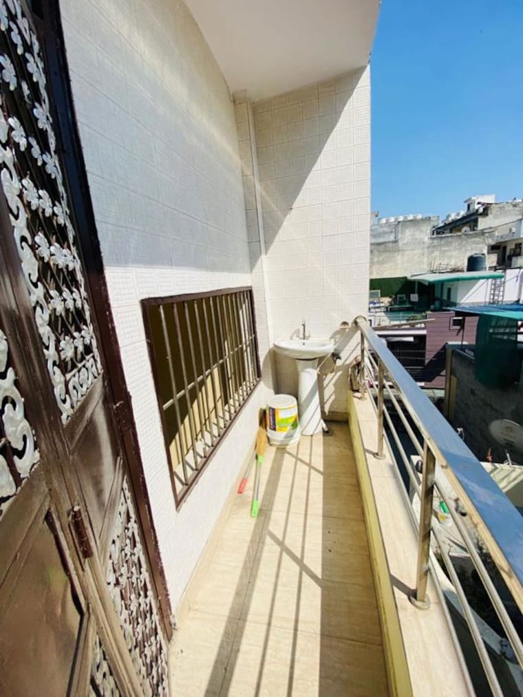 Balcony, uttam nagar 2 Bedroom 800 Sq.Ft. Builder Floor In Uttam Nagar Delhi 10165275
