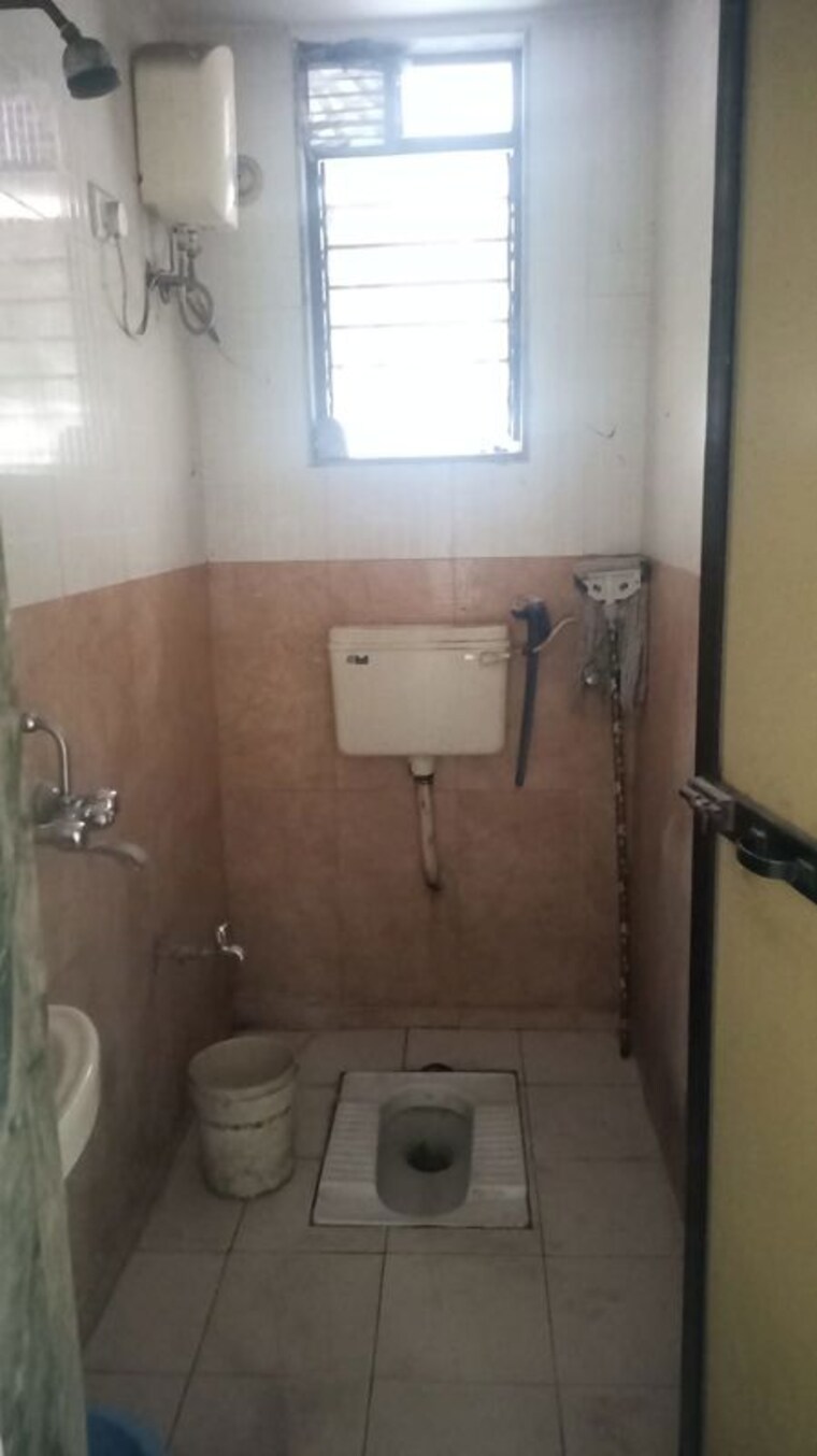 Bathroom, bharat-sanskar-chs 2 Bedroom 1000 Sq.Ft. Apartment In Kharghar Sector 18 Navi Mumbai 10164904