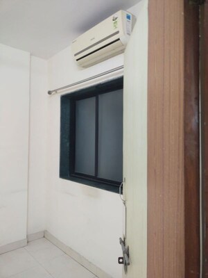 Room in 2 BHK Apartment at Tilak Nagar Building, Tilak Nagar – for Rent