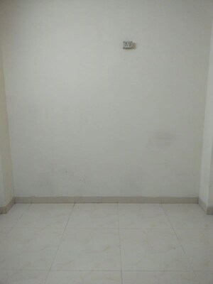 Room in 2 BHK Apartment at Tilak Nagar Building, Tilak Nagar – for Rent