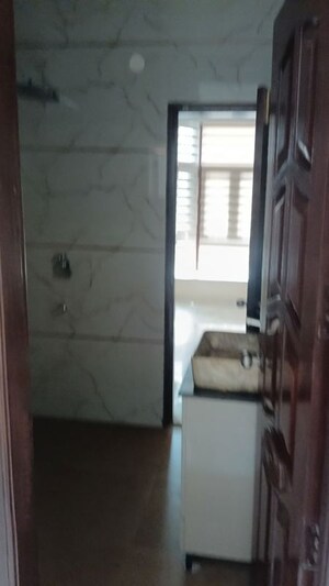 Master Bedroom in 3 BHK Builder Floor at South City 1 – for Rent
