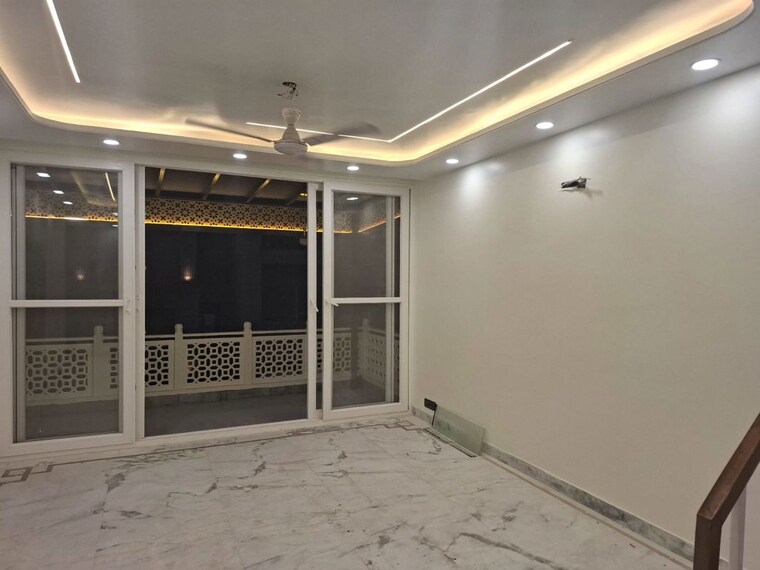 Room, kailash colony 3 Bedroom 160 Sq.Yd. Builder Floor In Kailash Colony Delhi 10165336