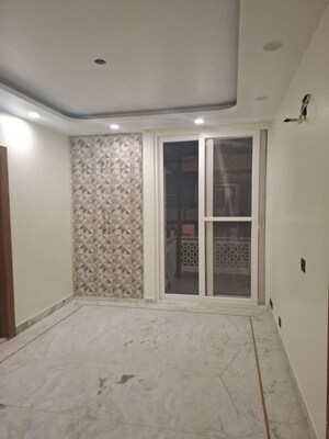 Room in 3 BHK Builder Floor at Kailash Colony – for Sale