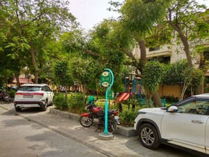 Parking in 3 BHK Builder Floor at Rajendra Nagar – for Rent