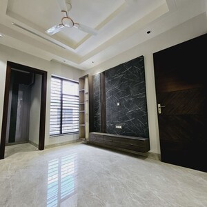 3 BHK Builder Floor For Rent in Sector 81