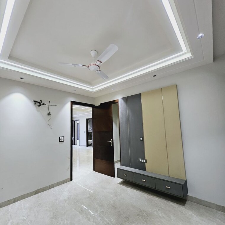 Room, sector 81 3 Bedroom 2250 Sq.Ft. Builder Floor In Sector 81 Faridabad 9583339
