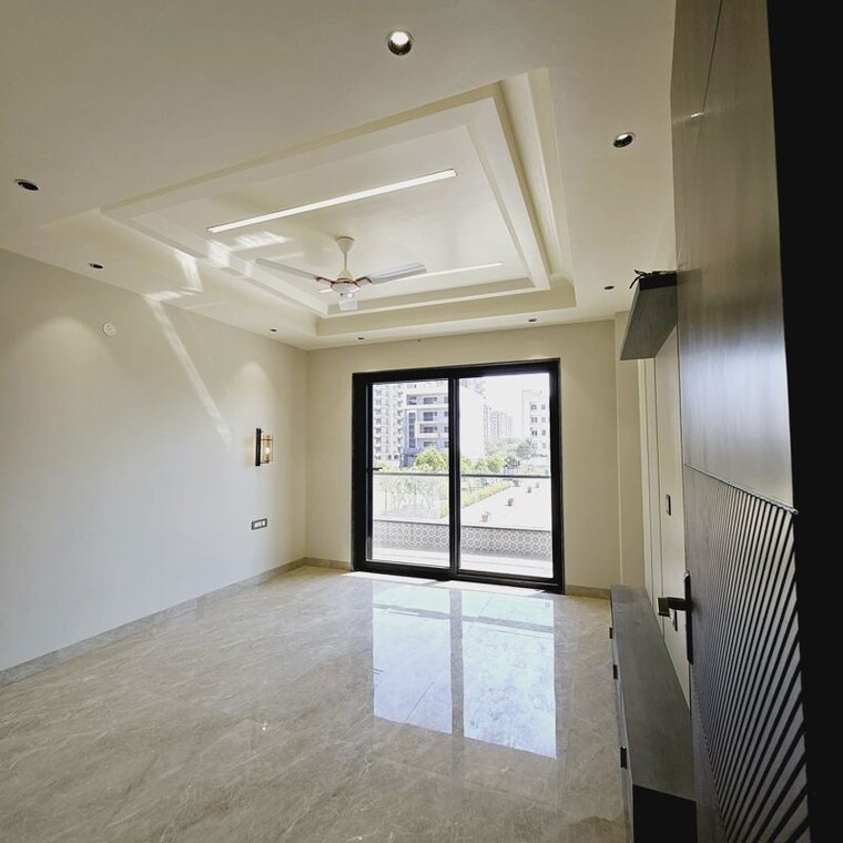 Room, sector 81 3 Bedroom 2250 Sq.Ft. Builder Floor In Sector 81 Faridabad 9583339