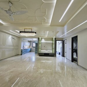 Parking in 3 BHK Builder Floor at Sector 81 – for Rent