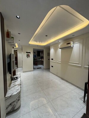 Room in 4 BHK Apartment at Pitampura – for Sale