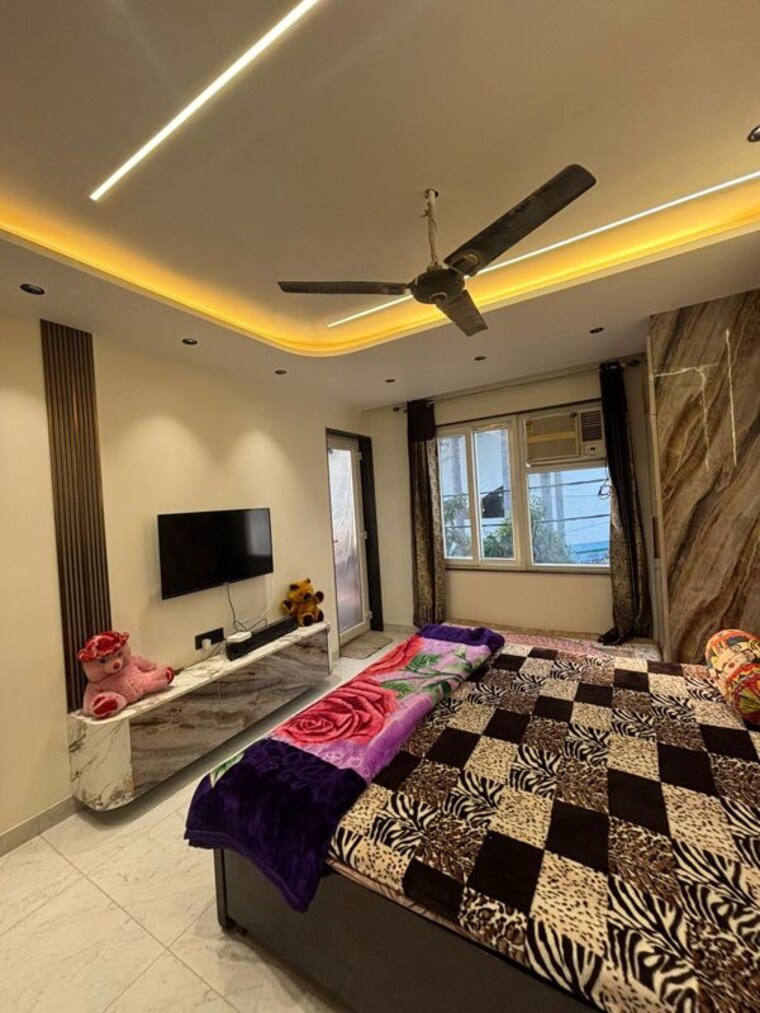 Bedroom, pitampura 4 Bedroom 1800 Sq.Ft. Apartment In Pitampura Delhi 10165329