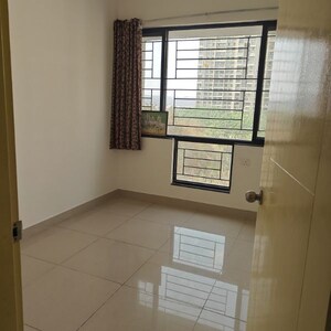 Room in 2.5 BHK Apartment at Nanded Lalit, Sinhagad Road – for Rent