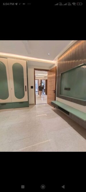 Building Lobby in 3 BHK Builder Floor at Sector 43 – for Sale