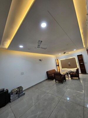 Team Area in 3 BHK Builder Floor at Sector 66 B – for Rent