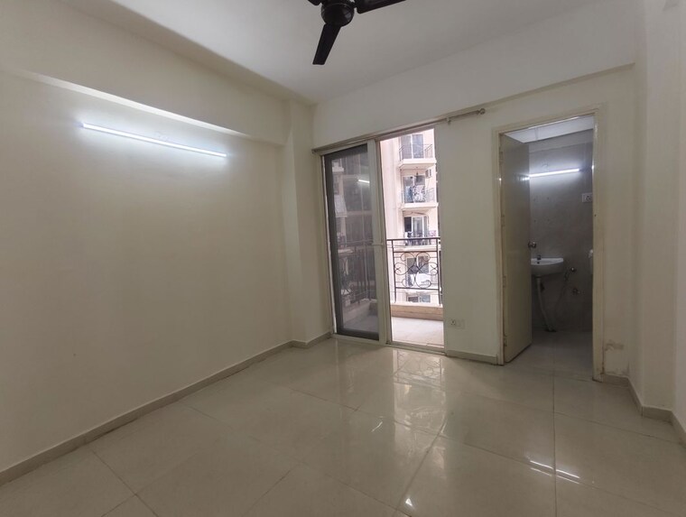 Room, signature-global-the-millennia 3.5 Bedroom 850 Sq.Ft. Apartment In Sector 37d Gurgaon 10165234