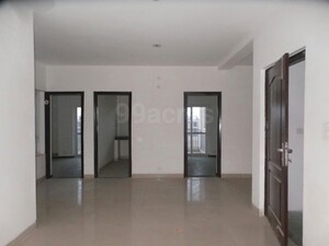 Room in 3 BHK Builder Floor at BPTP Parkland Pride, Sector 77 – for Sale