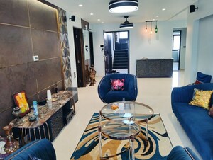 Hall in 4 BHK Apartment at Palm Hills, Malad East – for Rent